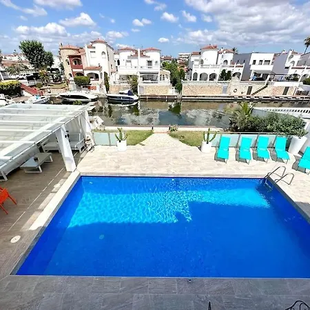 Villa V028 - Empuries Empuriabrava